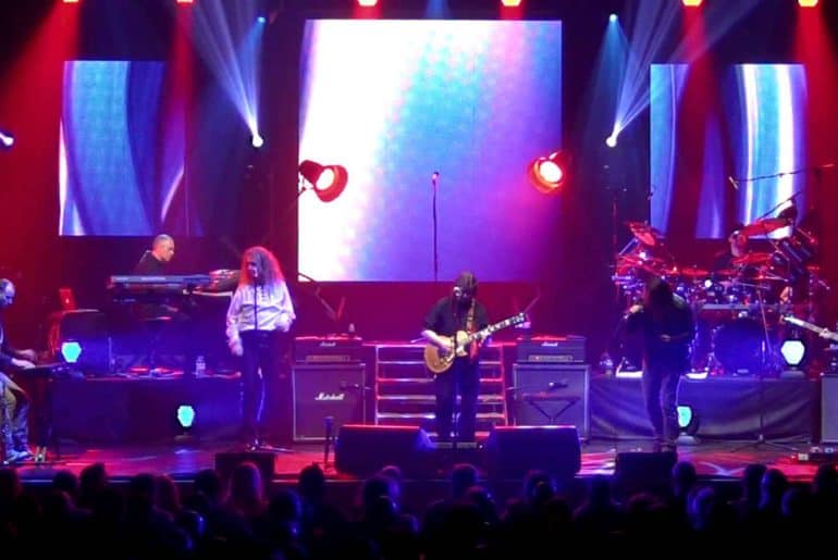 Steve Hackett and Ray Wilson – The Carpet Crawlers Steve Hackett and Ray Wilson - The Carpet Crawlers photo